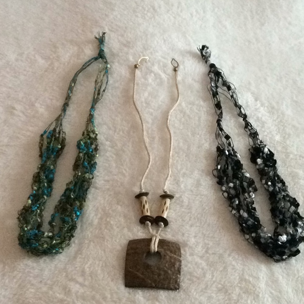 Mixed Lot 3 Fashion Necklaces